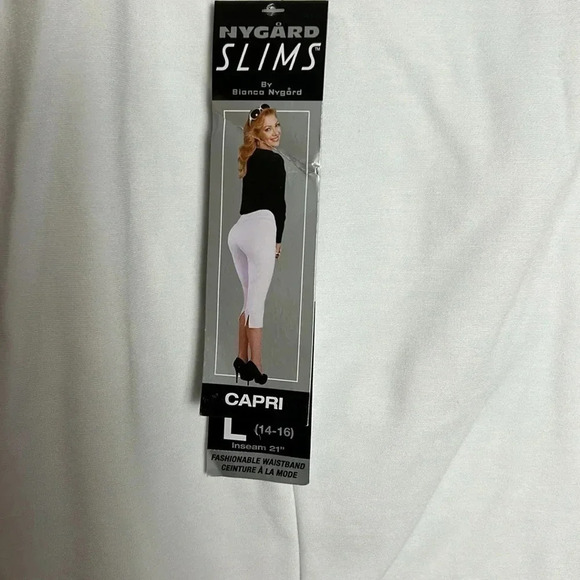 NYGARD Slims white Capri pants.Slims flattens, sculpts,pull on capri pants - Picture 6 of 11